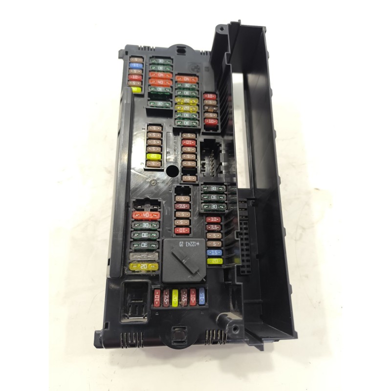 Recambio de caja reles / fusibles para bmw 5 (f10) 530 d xdrive referencia OEM IAM 925281501 / 317033442 / 070712 / 03256706  