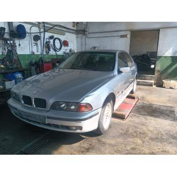BMW 5 (E39) de desguace