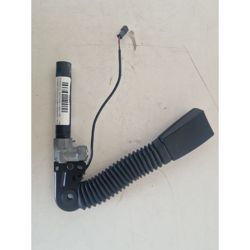 Recambio de pretensor airbag delantero derecho para bmw 5 (f10) 530 d xdrive referencia OEM IAM 615796400D /224802A / 120607 / 6