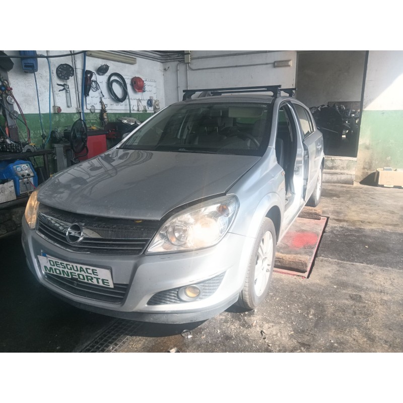 opel astra h (a04) del año 2009