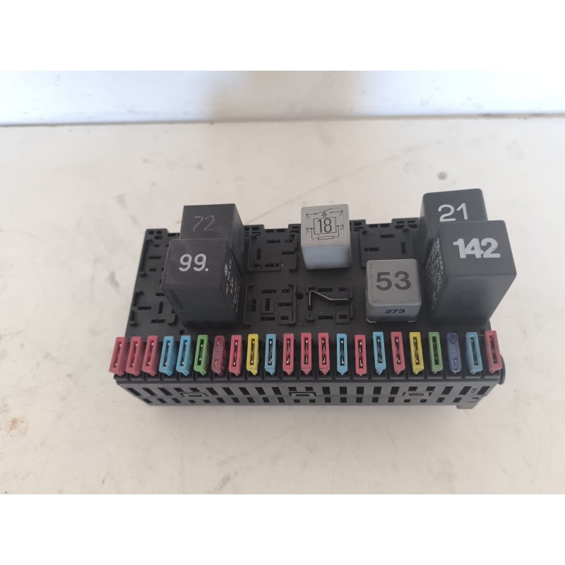Recambio de caja reles / fusibles para volkswagen golf iii berlina (1h1) golf 3 referencia OEM IAM 357937039  