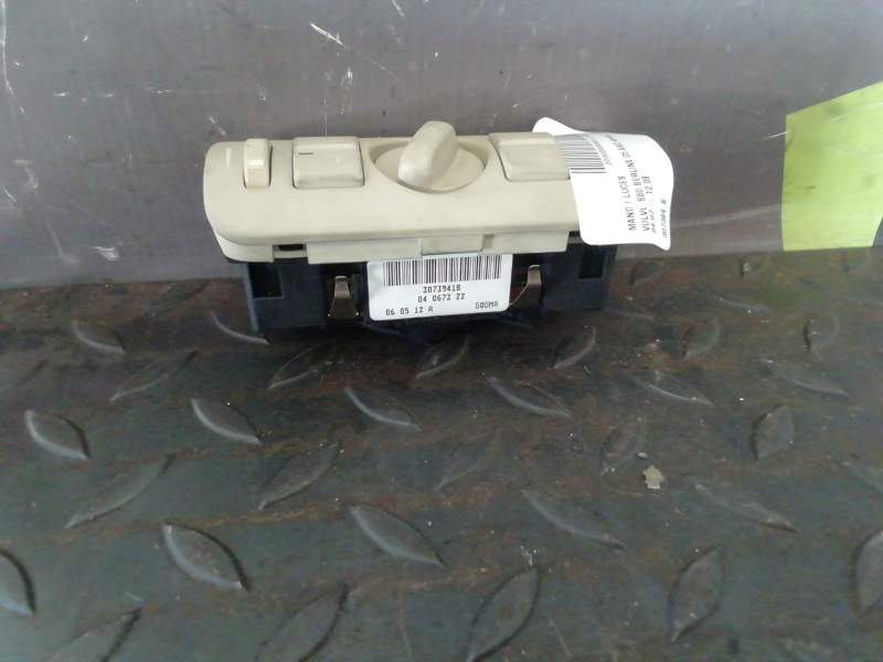 MANDO LUCES 30739418 04D67322 