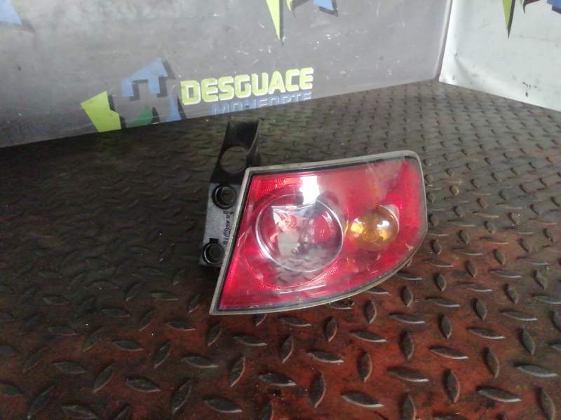 PILOTO TRASERO DERECHO 6L6945112B 