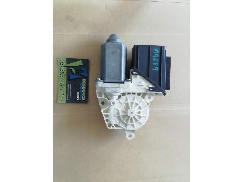 MOTOR ELEVALUNAS DELANTERO DERECHO 104383101 05074140 