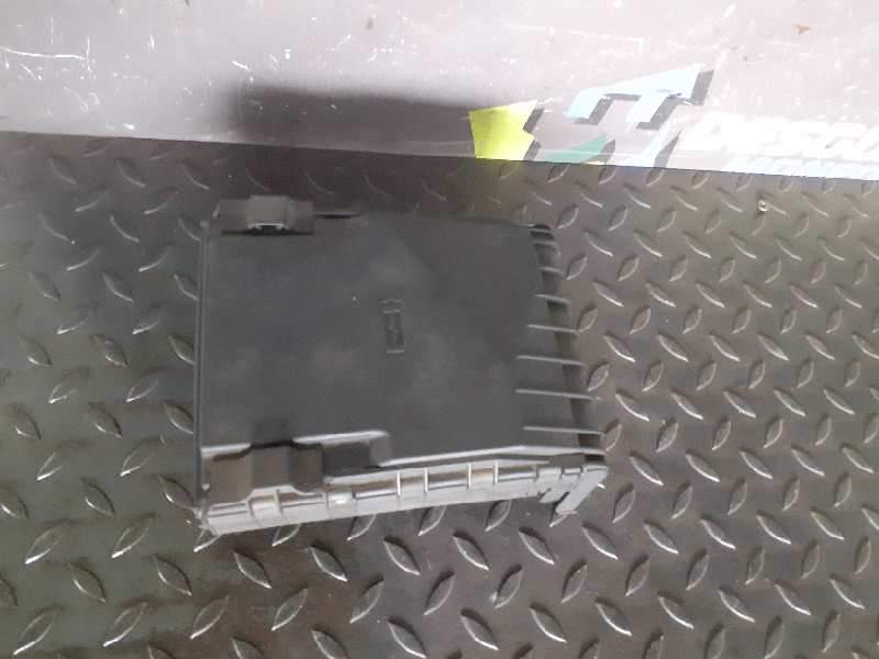 CAJA RELES / FUSIBLES 1K0937124K D001K01 