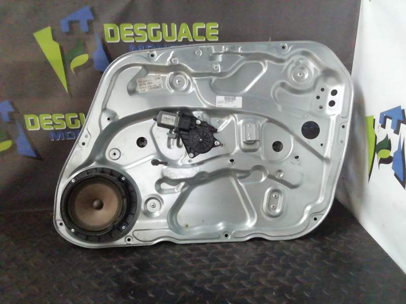 ELEVALUNAS DELANTERO DERECHO 824602R000 