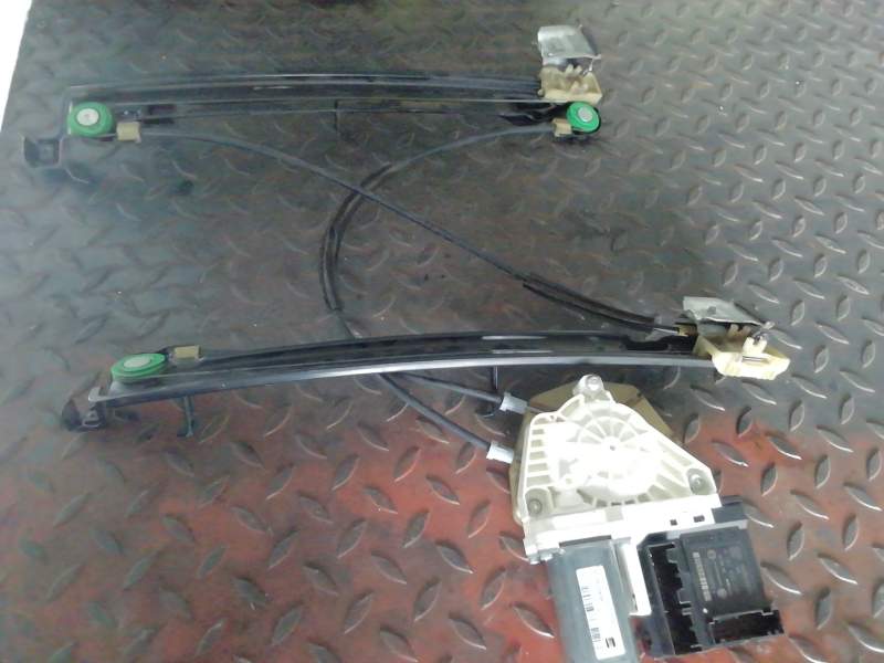 ELEVALUNAS DELANTERO DERECHO 1K0959762 1P0837402E 1T0959702G