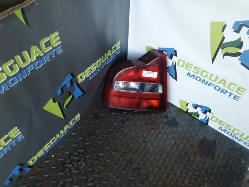 PILOTO TRASERO IZQUIERDO 9154478 9154480 
