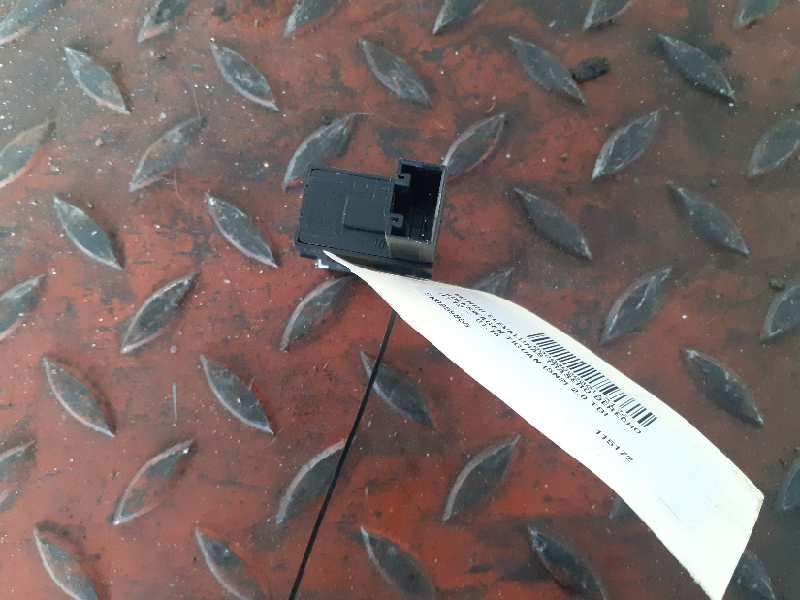 MANDO ELEVALUNAS TRASERO DERECHO 5K0959855 