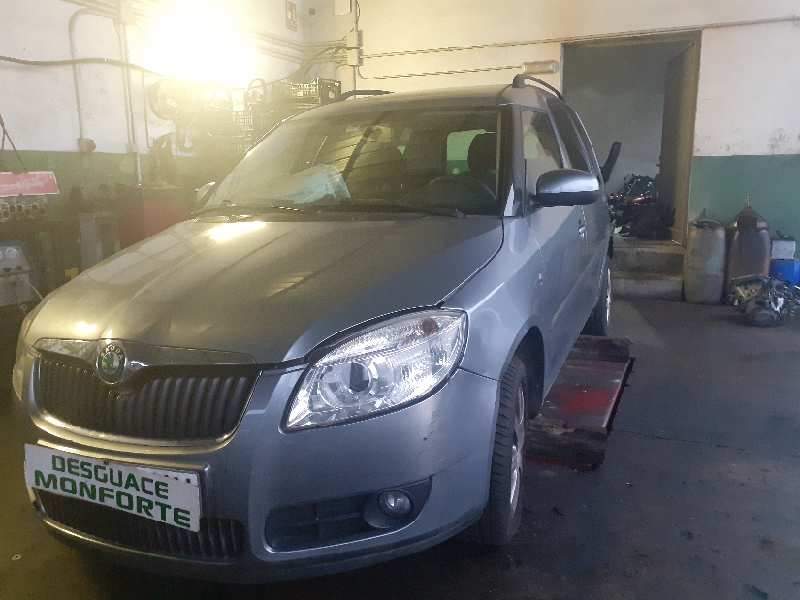 SKODA ROOMSTER (5J7)