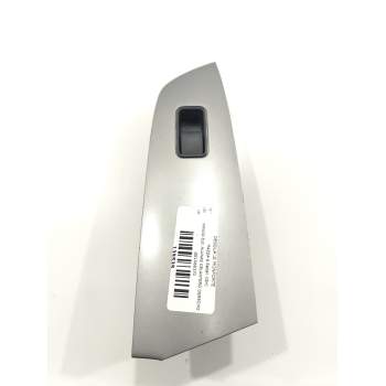 MANDO ELEVALUNAS DELANTERO DERECHO GS1D66370 