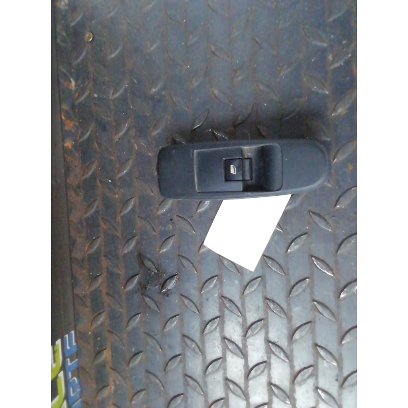 Desguace MonforteMANDO ELEVALUNAS DELANTERO DERECHO 96590662XT CITROËNMando elevalunas delantero derecho|Desguace Monforte