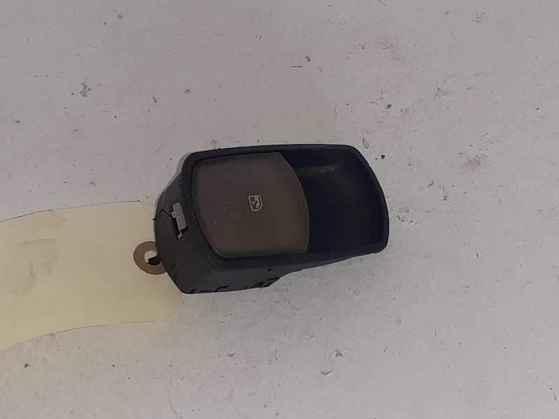 MANDO ELEVALUNAS DELANTERO DERECHO 13206806RT 
