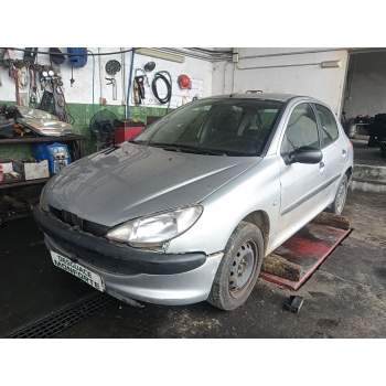 PEUGEOT 206 BERLINA