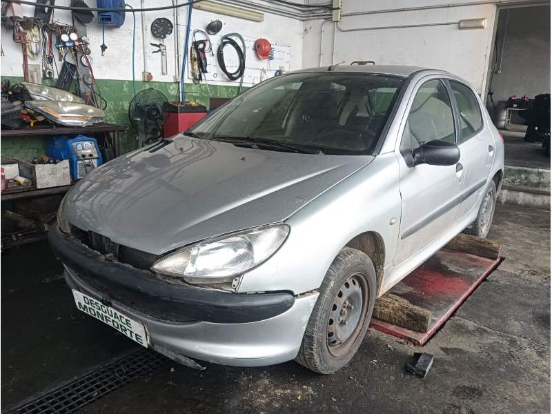 PEUGEOT 206 BERLINA
