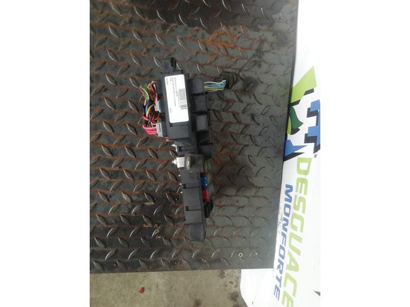 CAJA RELES / FUSIBLES 9494207 